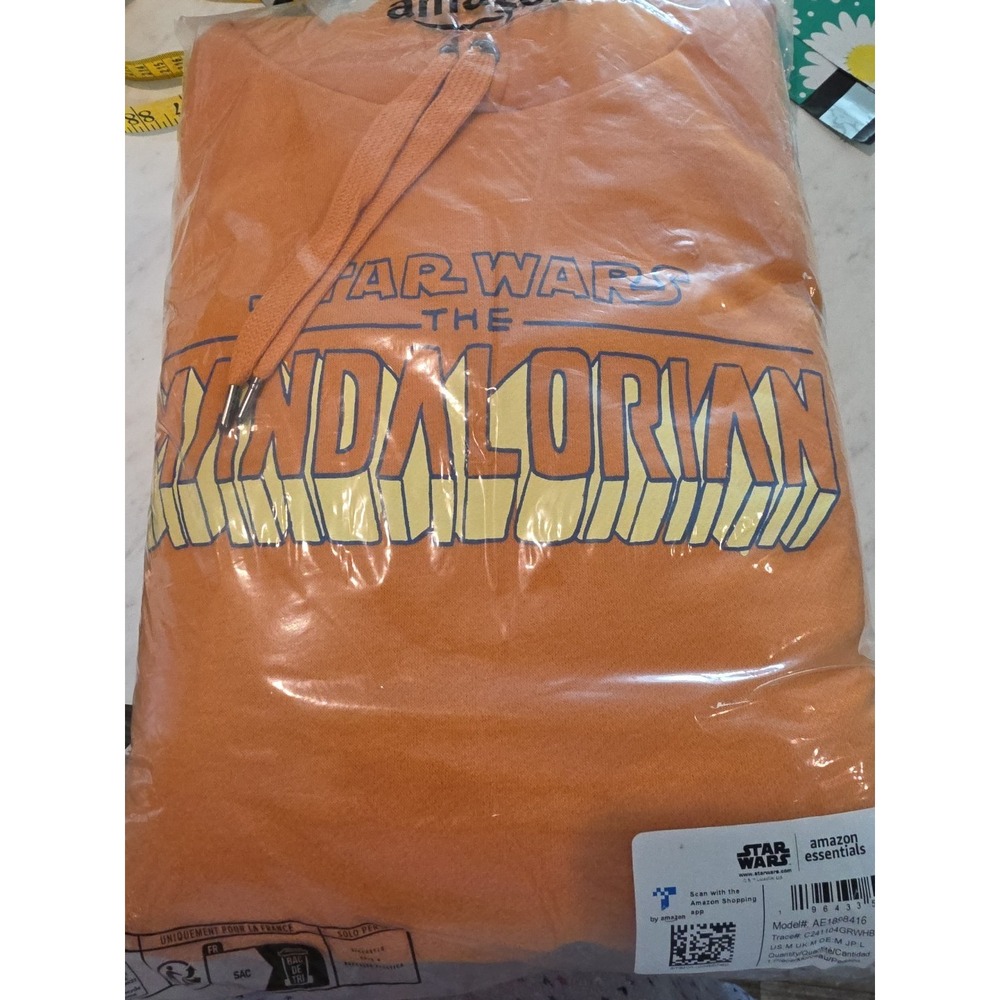 Star Wars The Mandalorian Size M Insulated Hoodie Orange.    1006